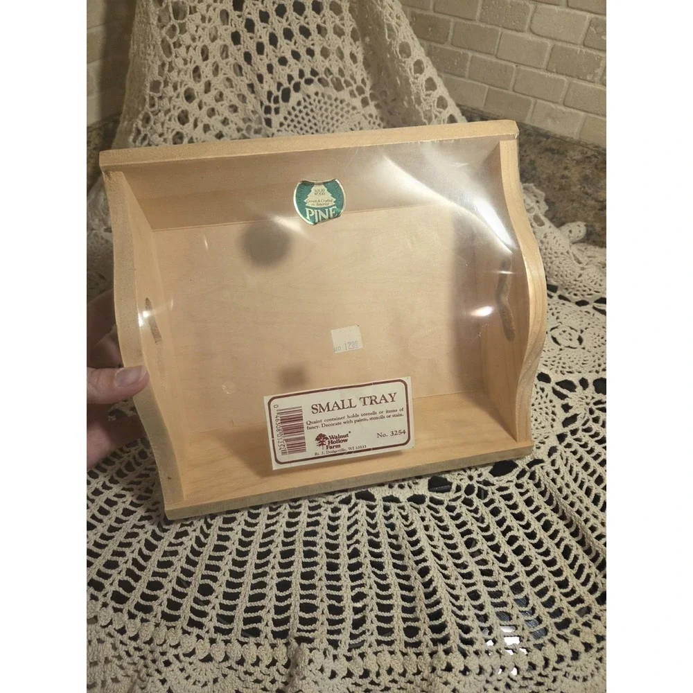 NWT Pine Wooden Heart Basket Unfinished Project Craft Piece